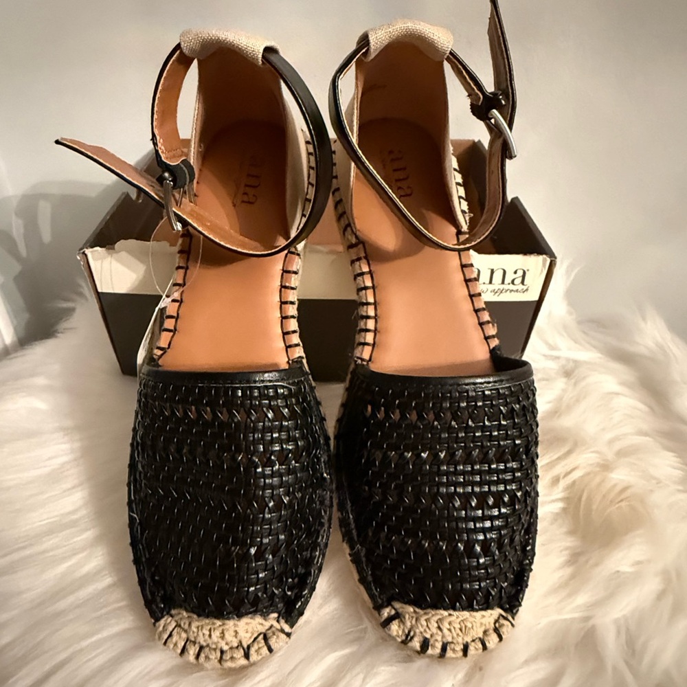 a.n.a Black and Beige Espadrille Sandals Size 8.5M